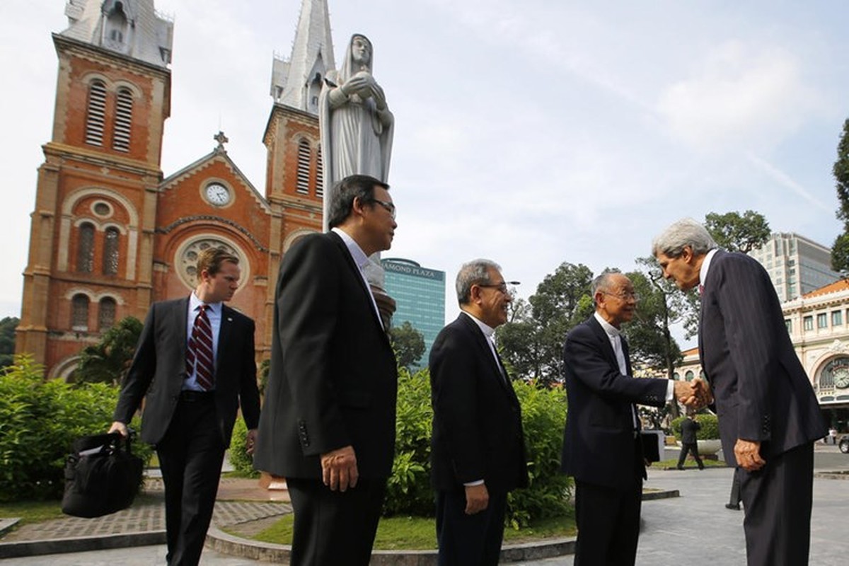 Tinh cam sau dam voi Viet Nam cua Ngoai truong John Kerry-Hinh-4